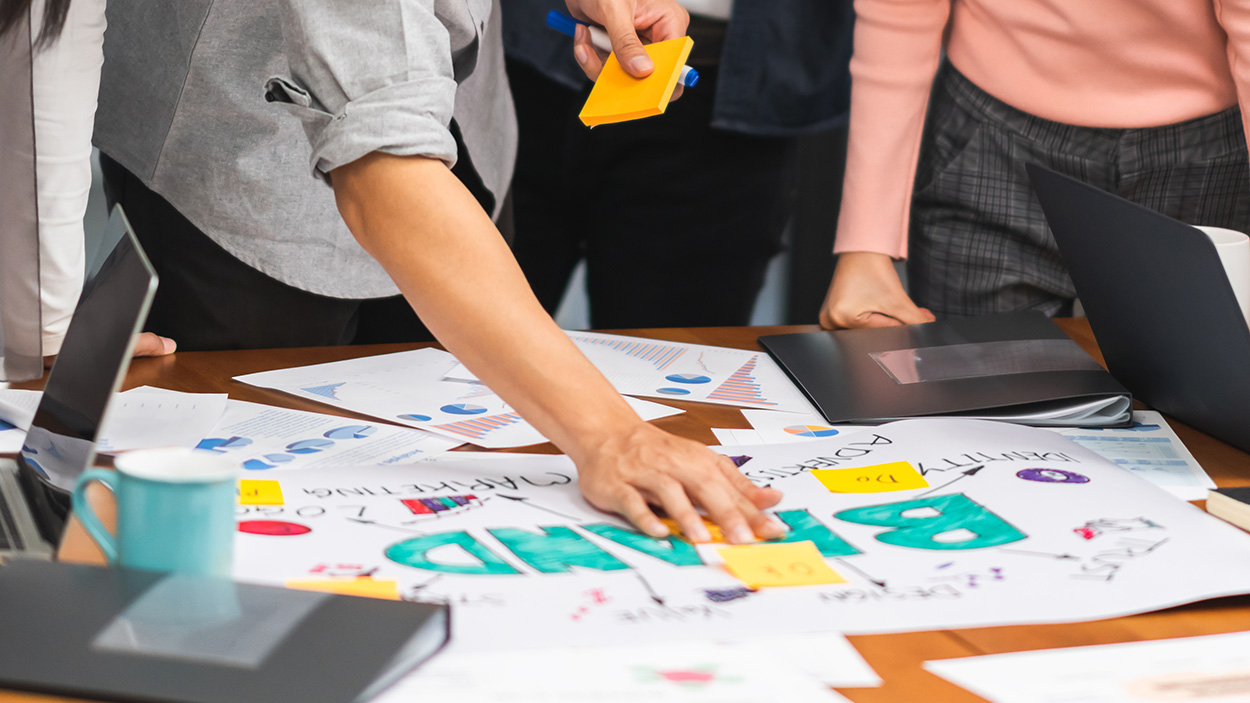 What is the Right Mix of Brand Marketing and Demand Marketing?